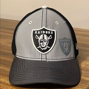 Oakland Raiders New Era 39 Thirty Gray and Black Baseball Hat Size Small-Medium